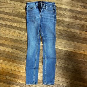 Hollister mid rise super skinny size 0
